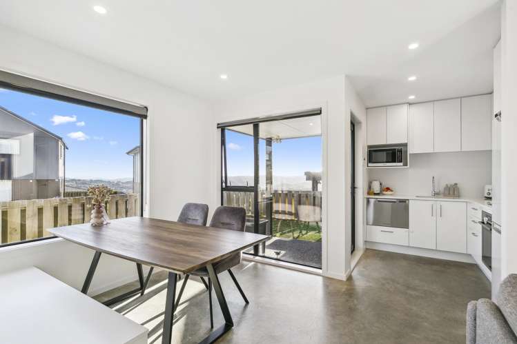 8 Astelia Way Woodridge_2