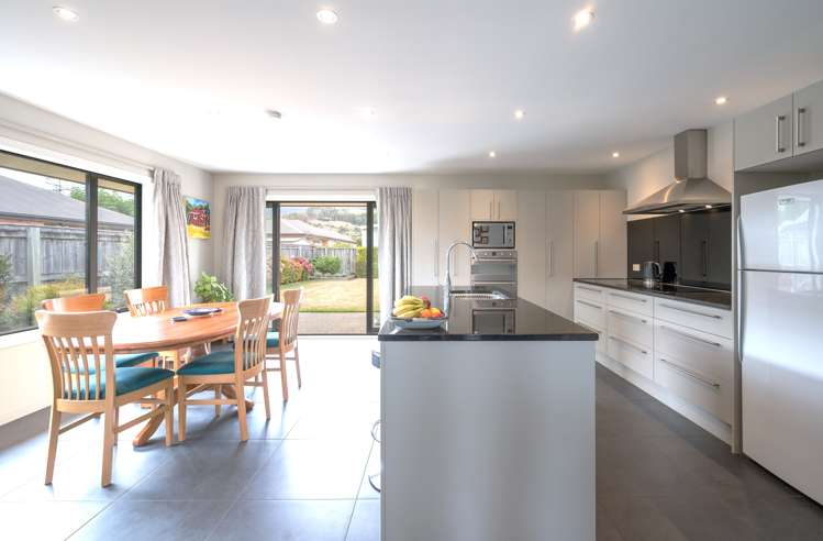 28 Cambelldon Crescent Stoke_13