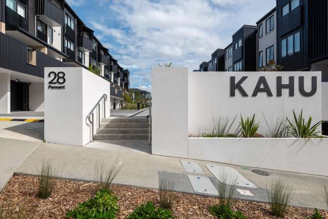 2/19 Windlass Street (Kahu) Long Bay_1