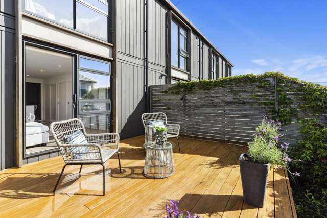 Terrific Tuaone Court Townhouse