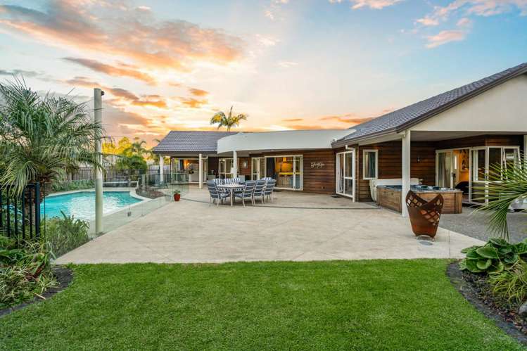 16 Windfall Grove Greenhithe_27