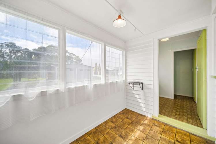 8 Robertson Road Mangere_11