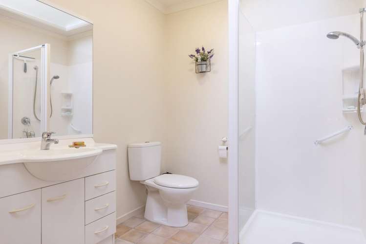 4 Lakeridge Close Rangatira Park_13