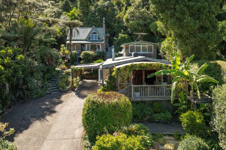 1097 Huia Road Huia_19