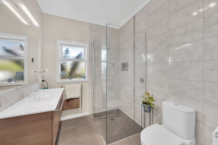 16 Alamein Crescent Onekawa_17