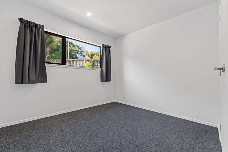 Units 1 and 2/10A Awanui Street Merrilands_32