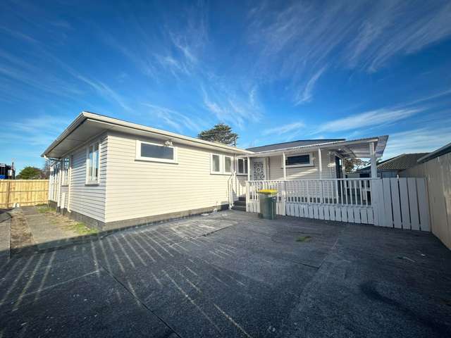 Spacious, sunny and superbly located!!