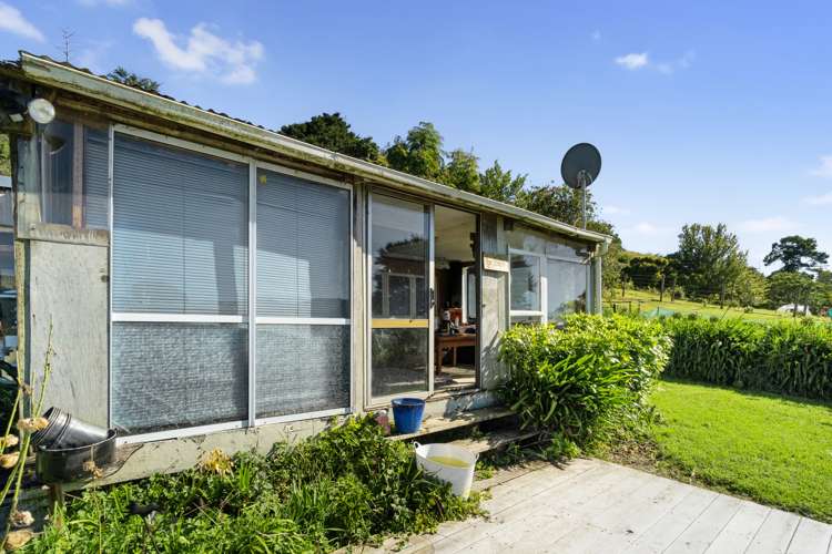 1021 Te Waitere Road Taharoa_15