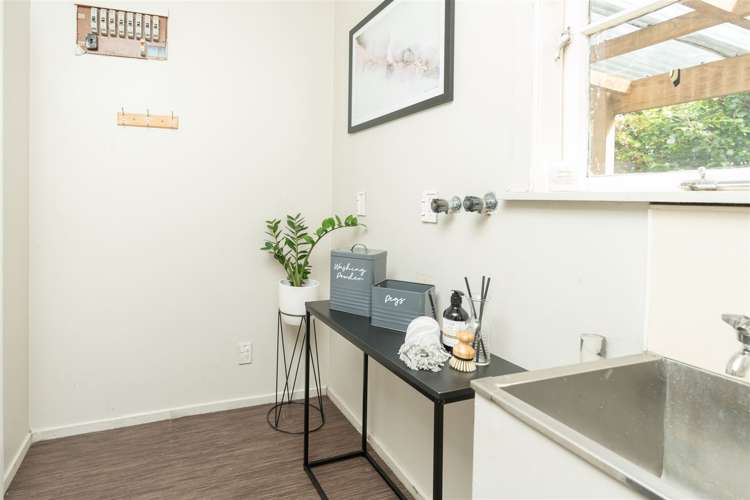 6 Tomin Road Glenview_18