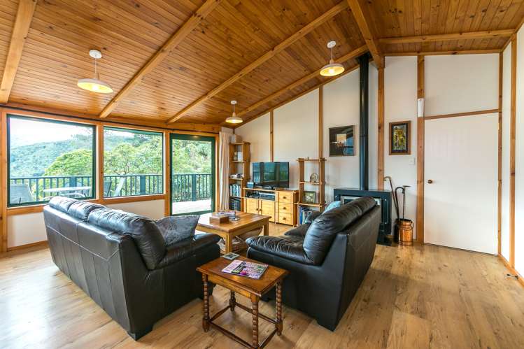 215 Queen Charlotte Drive Havelock_6