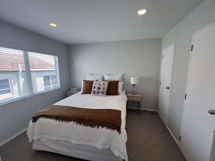 17A Beach Road Manly_12