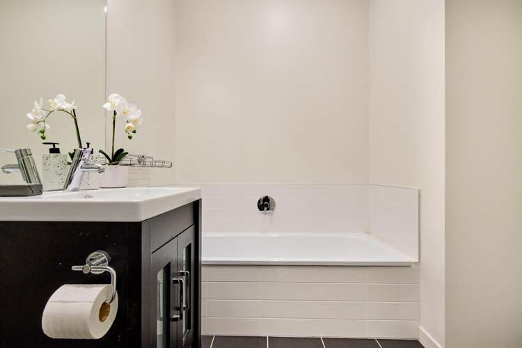 18/26 Wright Street Mount Cook_11