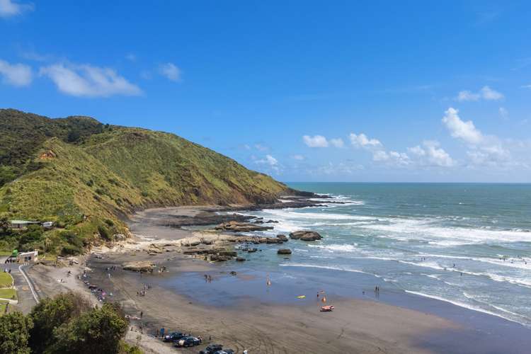 1 Cordyline Road Port Waikato_21