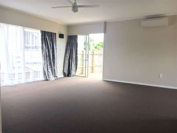 5 Okataina Street Pakuranga Heights_11