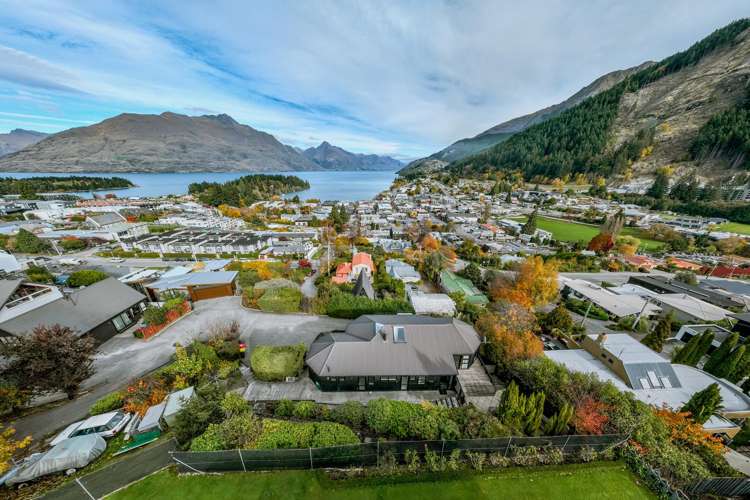 13 Malaghan Street Queenstown_23