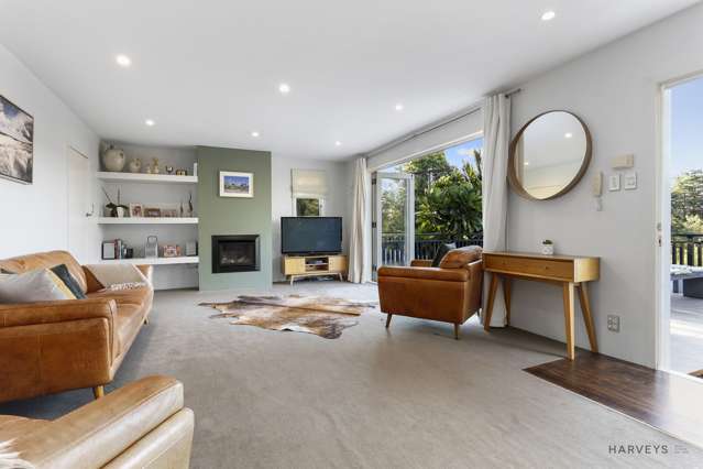 52 Derwent Crescent Titirangi_2