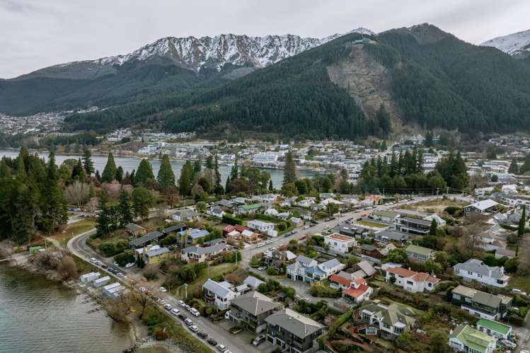 22 Brisbane Street Queenstown_25