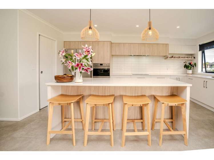 11 The Lakes Drive_1