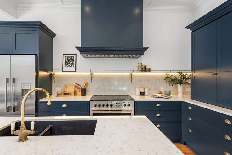 7B North Avenue Narrow Neck_7