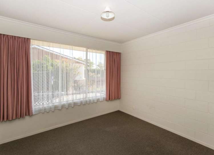 2/12 Newbourne Crescent Redwoodtown_7