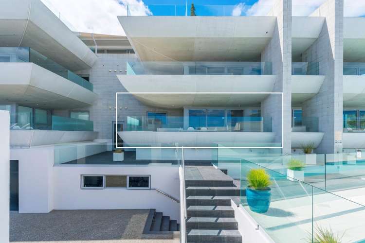 10/225 Lake Terrace Waipahihi_3