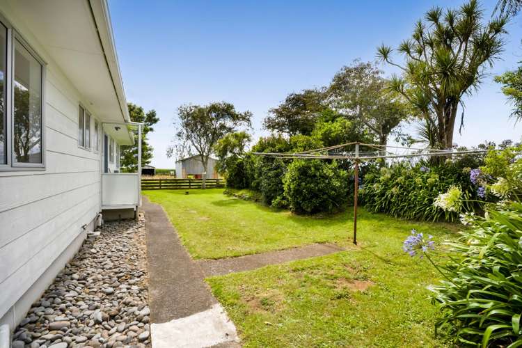 6 Leith Road Okato_14