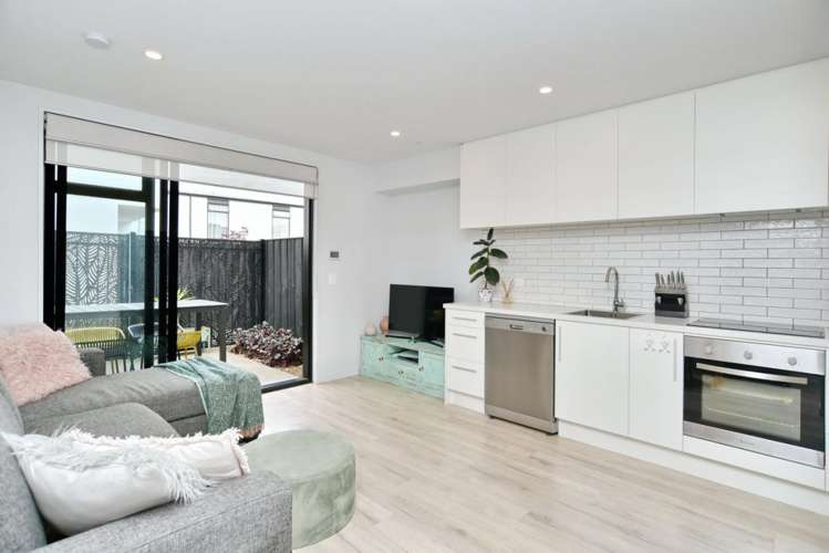 8/16 New Brighton Road Shirley_3