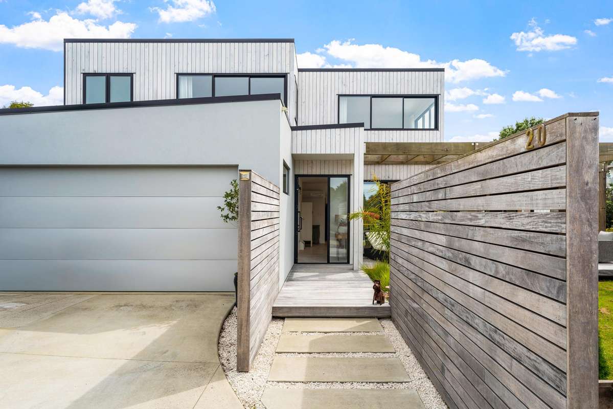 20 Sunrise Boulevard_2