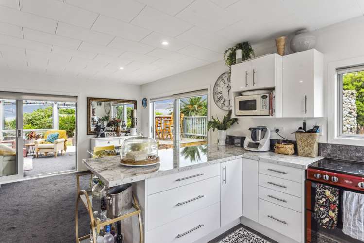 8 Norna Grove Waikawa Beach_5