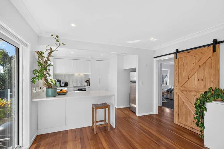 954 Whangaparaoa Road Manly_10