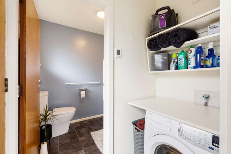 2/374B Pages Road Aranui_6