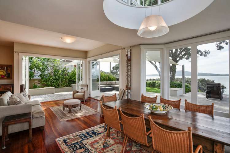 110 Vauxhall Road Narrow Neck_6