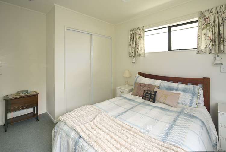 36 Willow Avenue Stoke_12