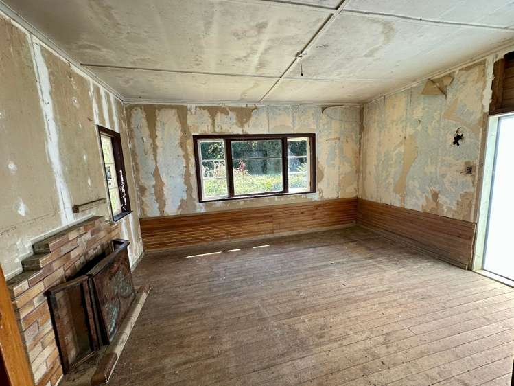 17 Tongaporutu Road Ohura_7