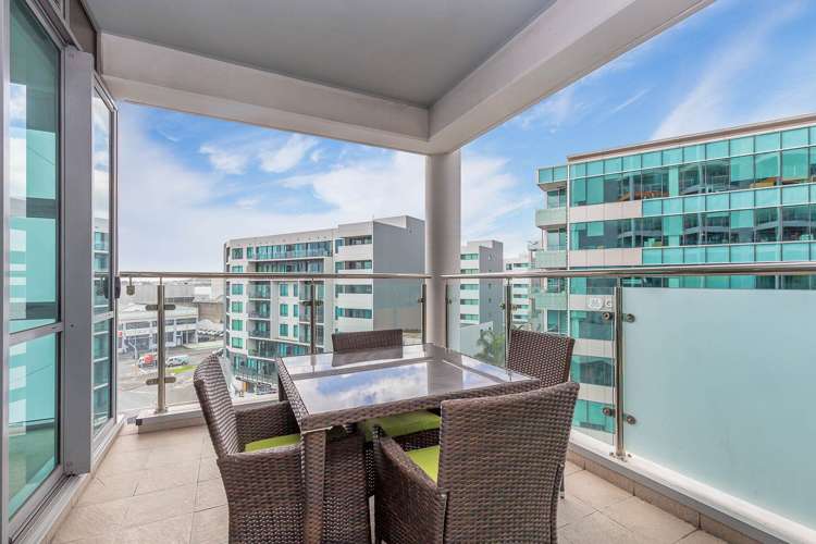 707/30 Beach Road Auckland Central_5