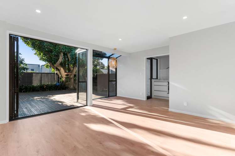 2/2A Seascape Road Remuera_3