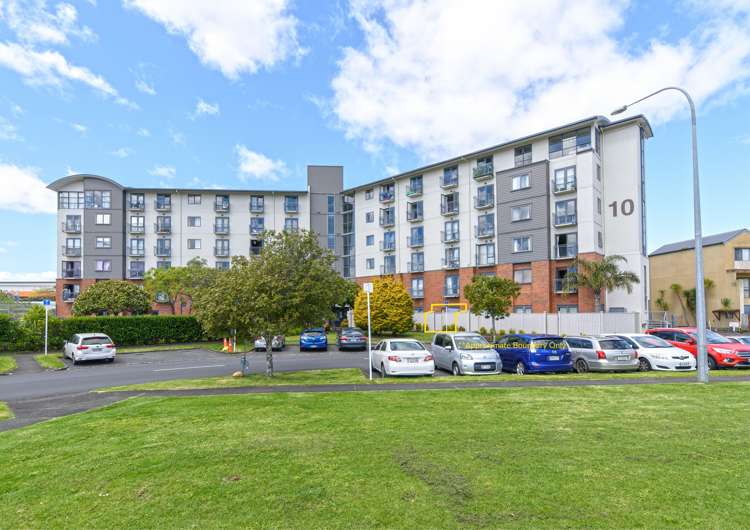 Gb/10 Crown Lynn Place New Lynn_11