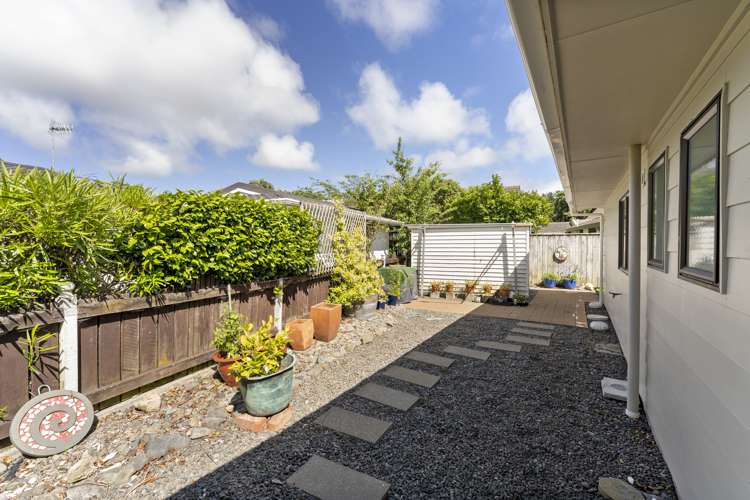 42 Walton Avenue Waikanae_11