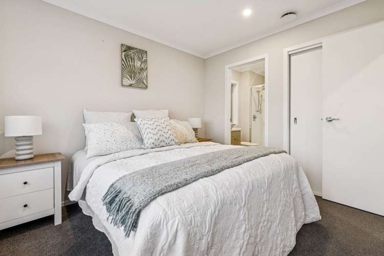 10 Panakenake Way Flat Bush_15