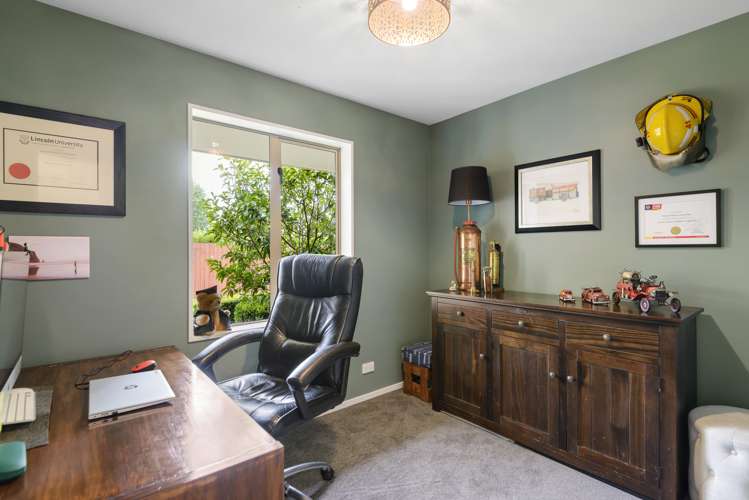 203 Southfield Drive Lincoln_16