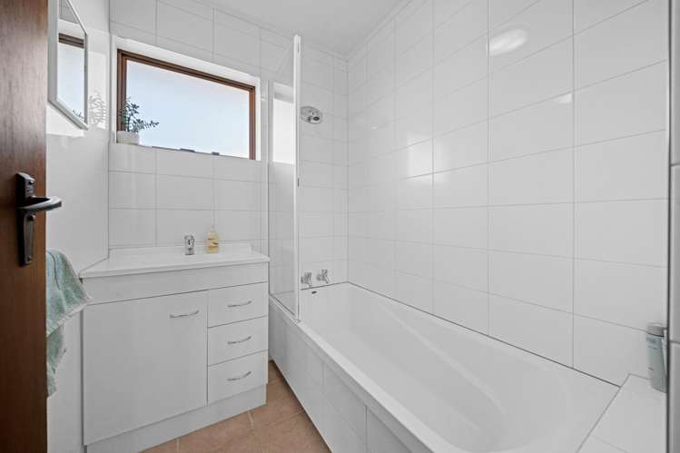 2/3 Papatahi Place Henderson_12