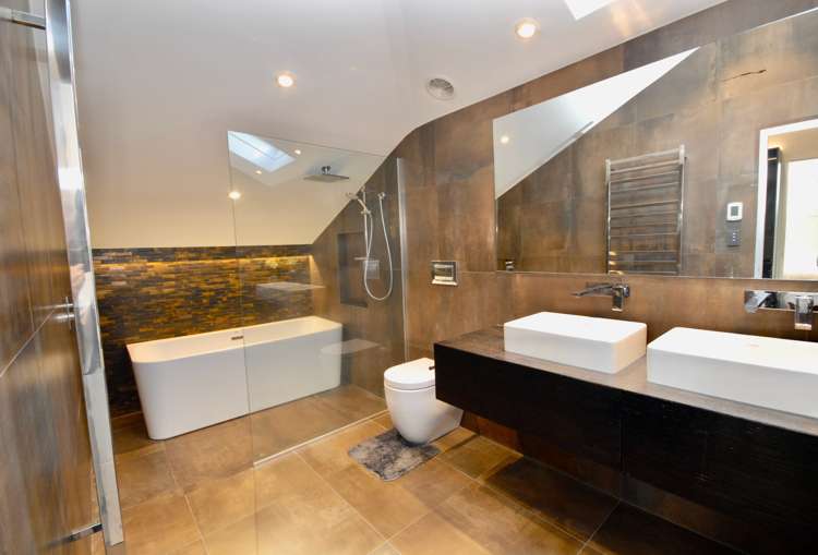 2/92 Churchill Road Murrays Bay_20