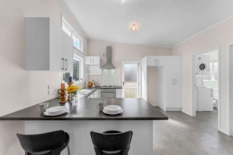 20A Shetland Street Glen Eden_11