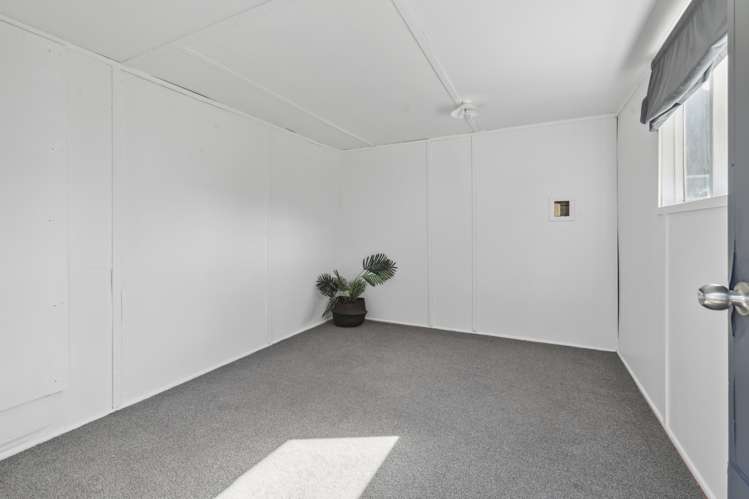 28 Ridgemount Rise Mangere Bridge_21