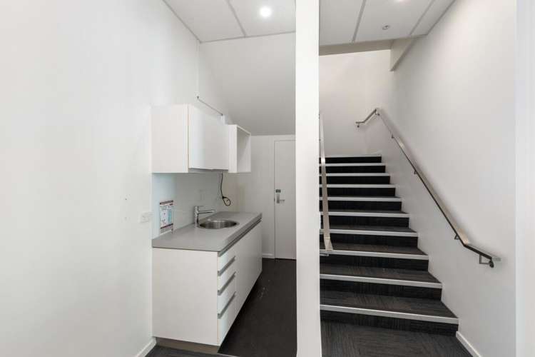 B3, 92  Russley Road Russley_15
