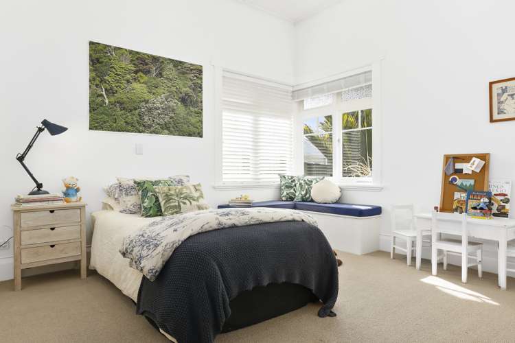 20 Ascot Avenue Narrow Neck_10