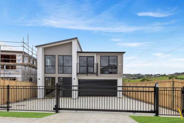 Exclusive Design Home with Lots of Parkings Sp...