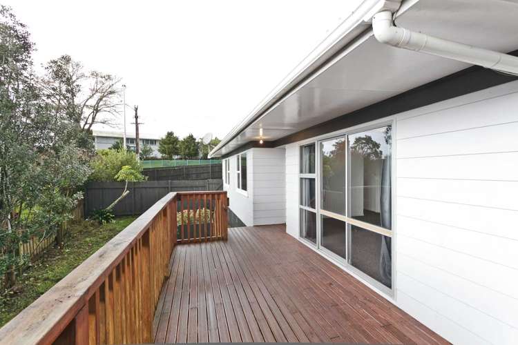 73 Rosier Road Glen Eden_15