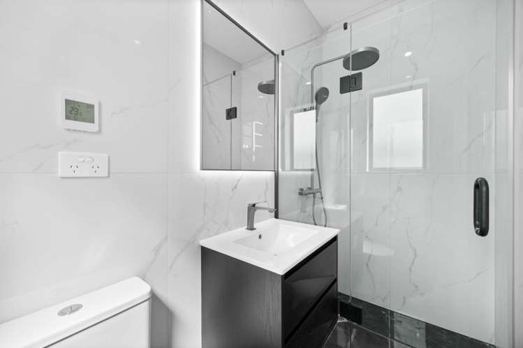 26 Furlough Road Opaheke_17