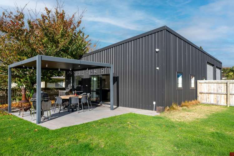 64 Moana Crescent_1